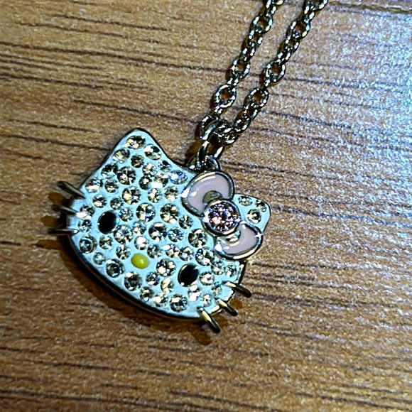 Swarovski x Sanrio Hello Kitty Rhinestone Head Necklace - Picture 9 of 11